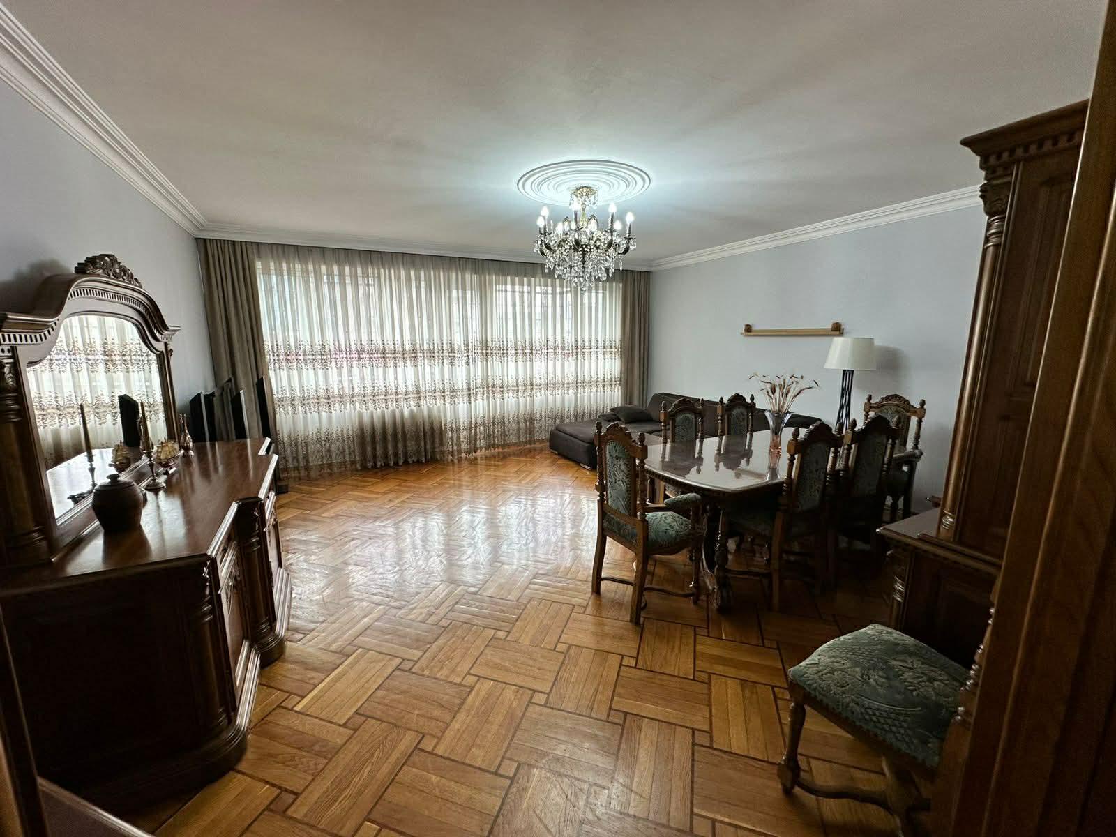 Satılık Daire Batum Chavchavadze Caddesi – 114 m² | Eski Bina | Merkezi Konum